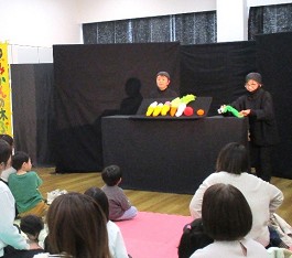 中央館「春のおはなし会スペシャル」の様子