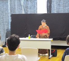 中央館「大人のためのおはなし会」の様子