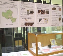 中央館「ロビーで文化財」の様子