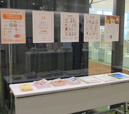 中央館「アドバンス・ケア・プランニング」展示の様子