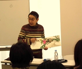 中央館　松本則子さんの講演会を開催している様子