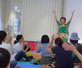 9月5日に中央館で「おはなしのひろば」を開催している様子