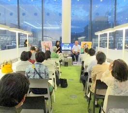 「消費者月間」展示の様子