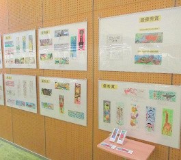 「子ども読書本のしおりコンテスト」展示の様子