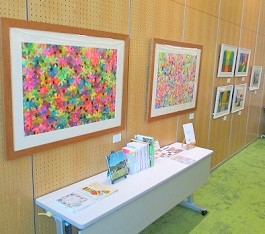 中央館の「共生の芸術祭」サテライト展示の様子