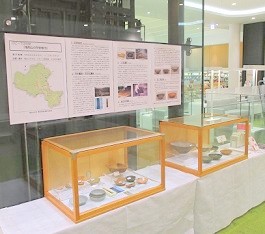 中央館「ロビーで文化財」展示の様子