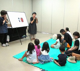 「おおえとしょかん夏まつり」の様子