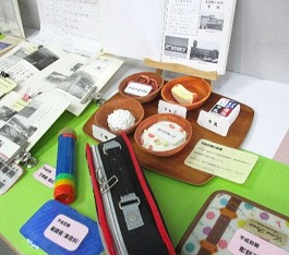 大江分館特別展示「大江町の小学校の歴史」の様子