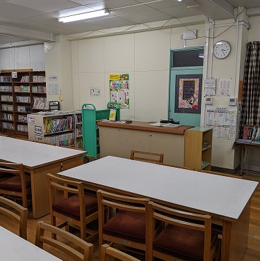 古市小学校図書館