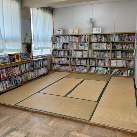 高鷲南小学校図書館