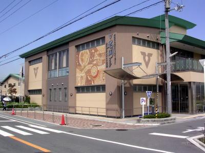 東部図書館の外観写真