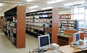 門真市立北島図書館の館内の写真