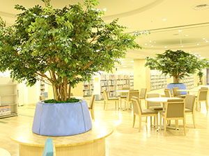 加古川図書館の内観写真
