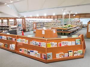 ウェルネスパーク図書館の内観写真